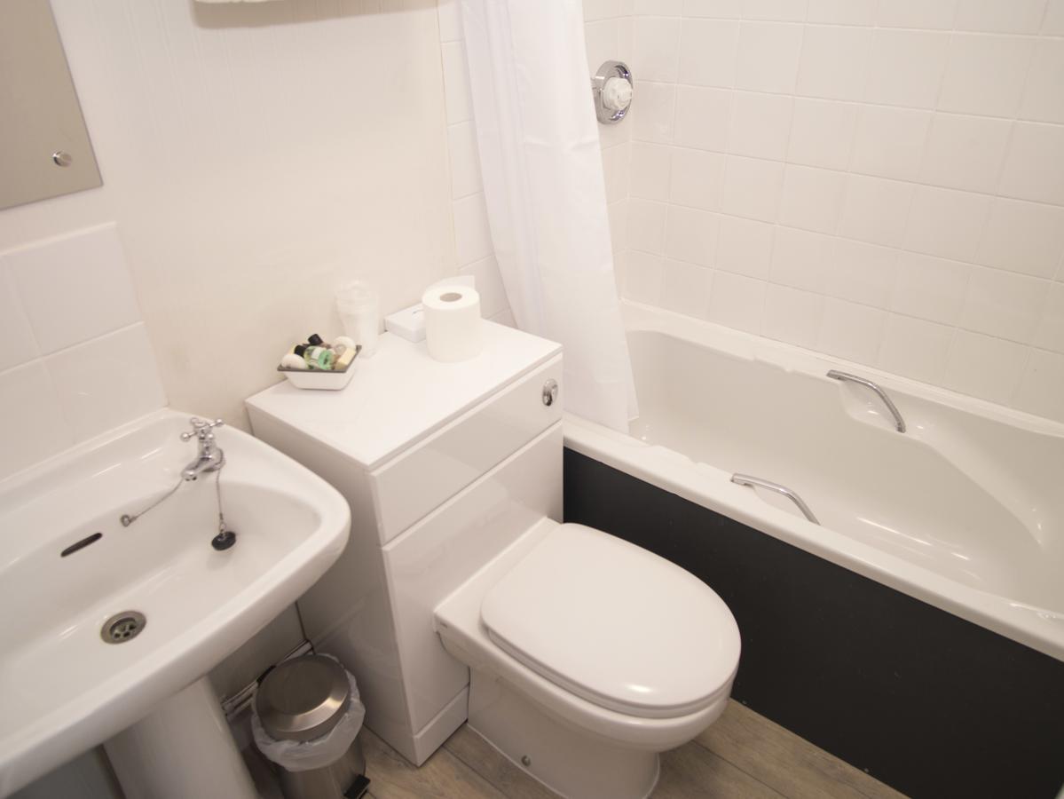Longstone House Bed & Breakfast Hotel